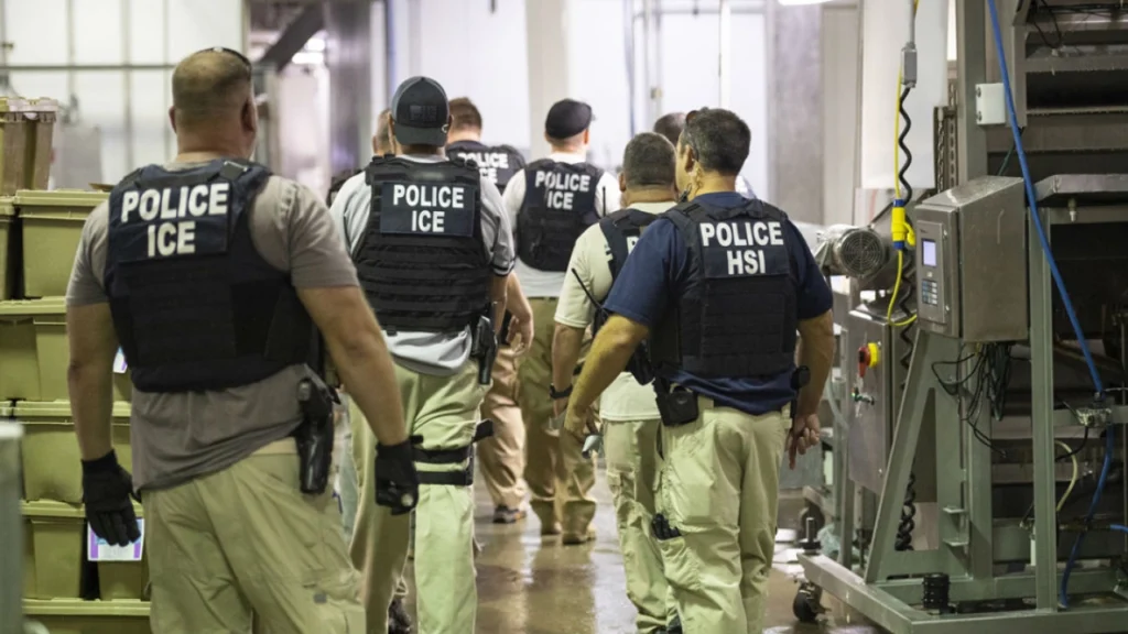 18 migrantes mexicanos perdieron la vida en operativos o bajo custodia del ICE.

Foto: Archivo 