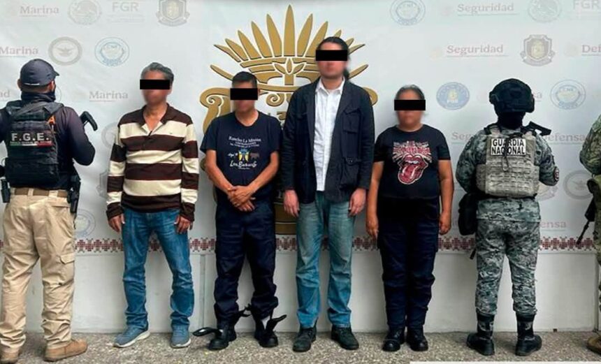 Detienen a 4 servidores públicos de Taxco