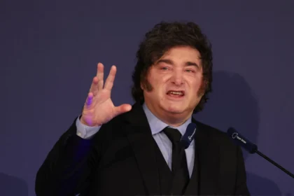 El gobierno de Javier Milei añadió en su registro antiterrorista al Cártel de Sinaloa y a la Nueva Familia Michoacana, esto junto con las FARC-EP y el ELN de Colombia.