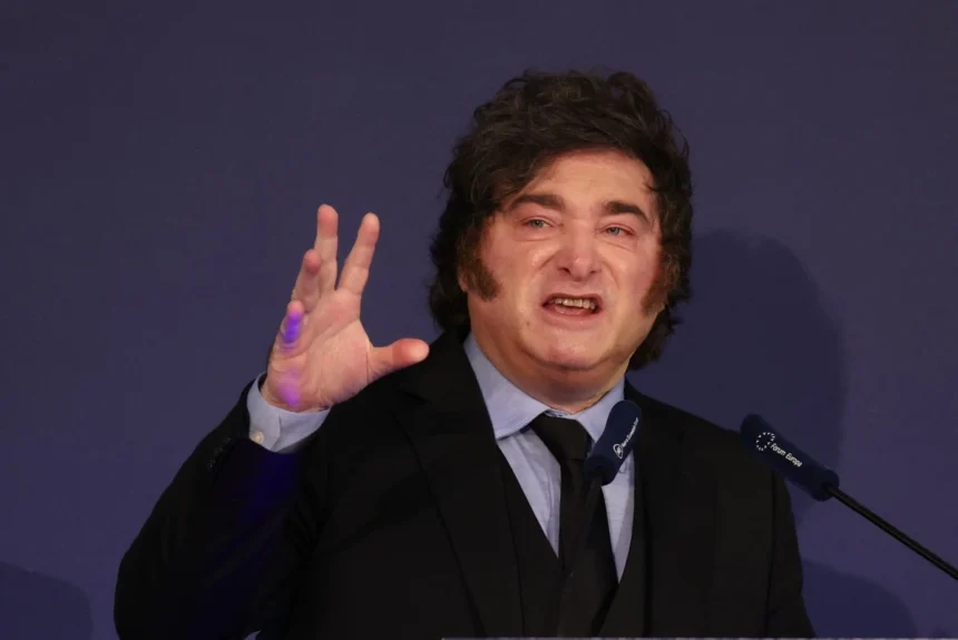 El gobierno de Javier Milei añadió en su registro antiterrorista al Cártel de Sinaloa y a la Nueva Familia Michoacana, esto junto con las FARC-EP y el ELN de Colombia.