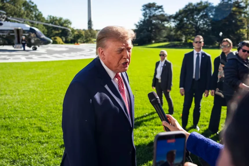 Trump pide a la Corte Suprema reanudar la construcción del muro fronterizo en Texas