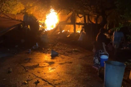 Explosión de pirotecnia destruye vivienda en Ciudad Altamirano, Guerrero