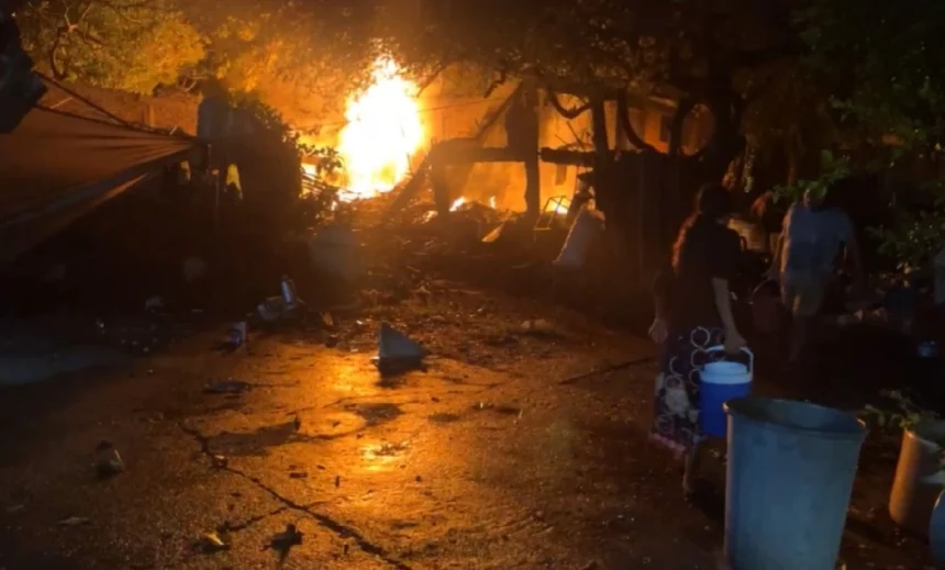 Explosión de pirotecnia destruye vivienda en Ciudad Altamirano, Guerrero