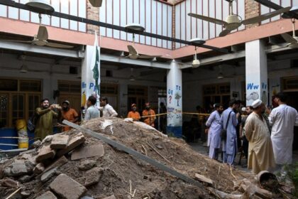 Tragedia en escuela de Pakistán: casi 100 rescatistas acudieron al rescate