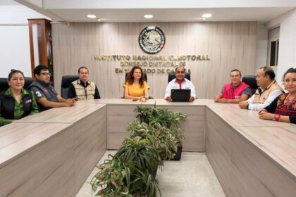 el personal del INE portará vestimenta institucional y un gafete con nombre, fotografía y código QR