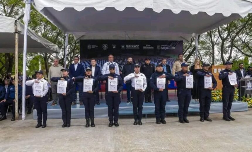 La ceremonia se realizó en el Instituto Estatal de Estudios Superiores en Seguridad y Profesionalización Policial