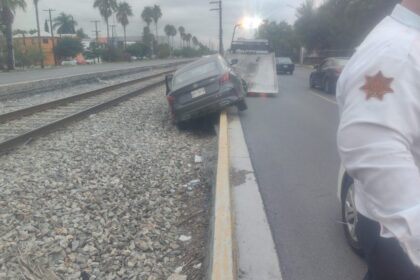 El percance se reportó a las 06:33 horas en el cruce del Anillo Vial Metropolitano y la avenida Linda Vista, en el sector Adolfo Prieto.