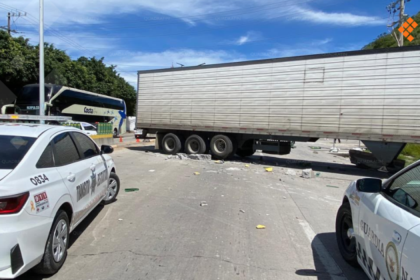 El accidente ocurrió en la Autopista del Sol en la localidad Zumpango, Chilpancingo.
