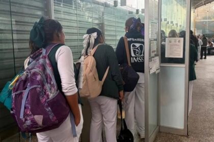 Consulta en el IMSS; los trabajadores votan para definir propuesta de incremento salarial