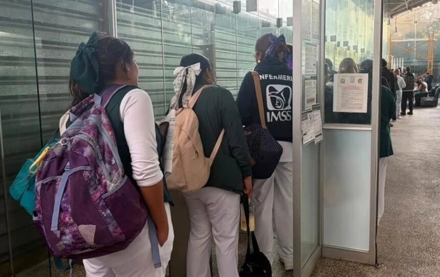 Consulta en el IMSS; los trabajadores votan para definir propuesta de incremento salarial
