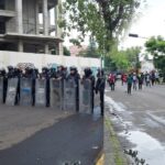 Llega marcha de normalistas al PJM donde los espera GC