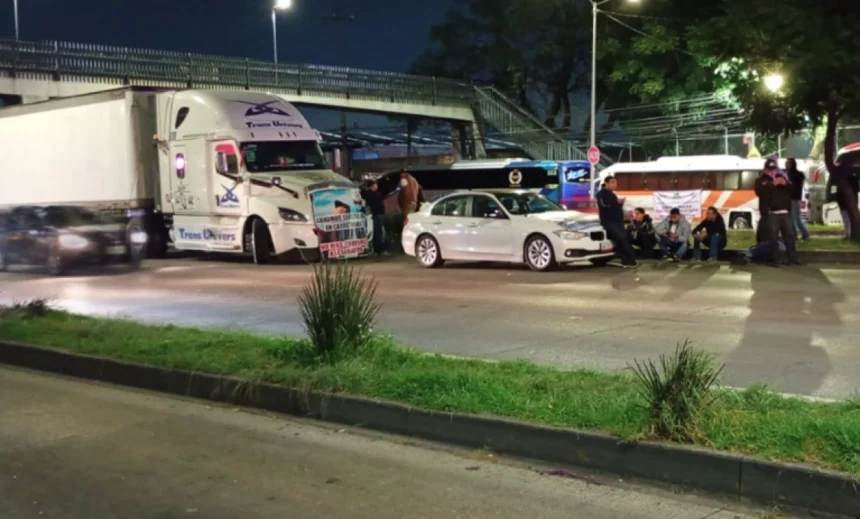 Los transportistas anunciaron que el paro nacional se realizaría para pedir mayor vigilancia en las carreteras.