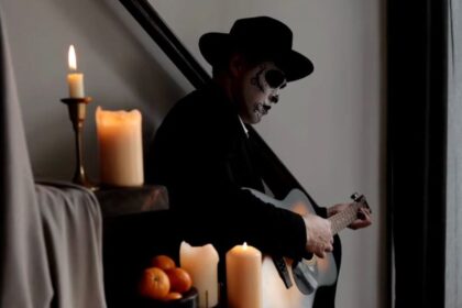 El músico Arturo Palacios, originario de Salina Cruz, impulsó la difusión internacional de “Donde el alma no muere”, una composición dedicada al Día de Muertos