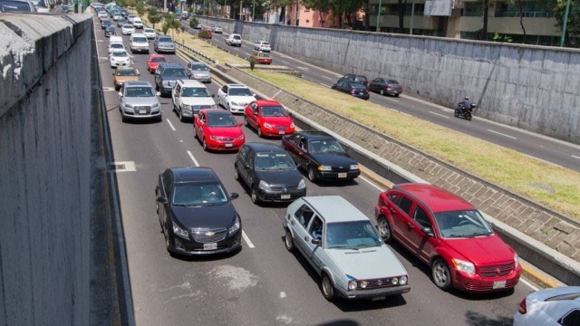 Conoce qué vehículos no circulan este martes en el Valle de México